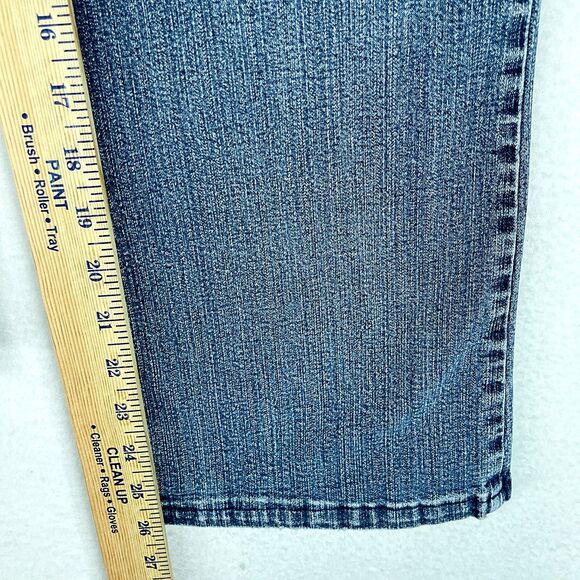 St John's Bay Womens Jeans Blue Size 34 (34x26) Bootcut High Rise Denim Wash - Picture 7 of 9